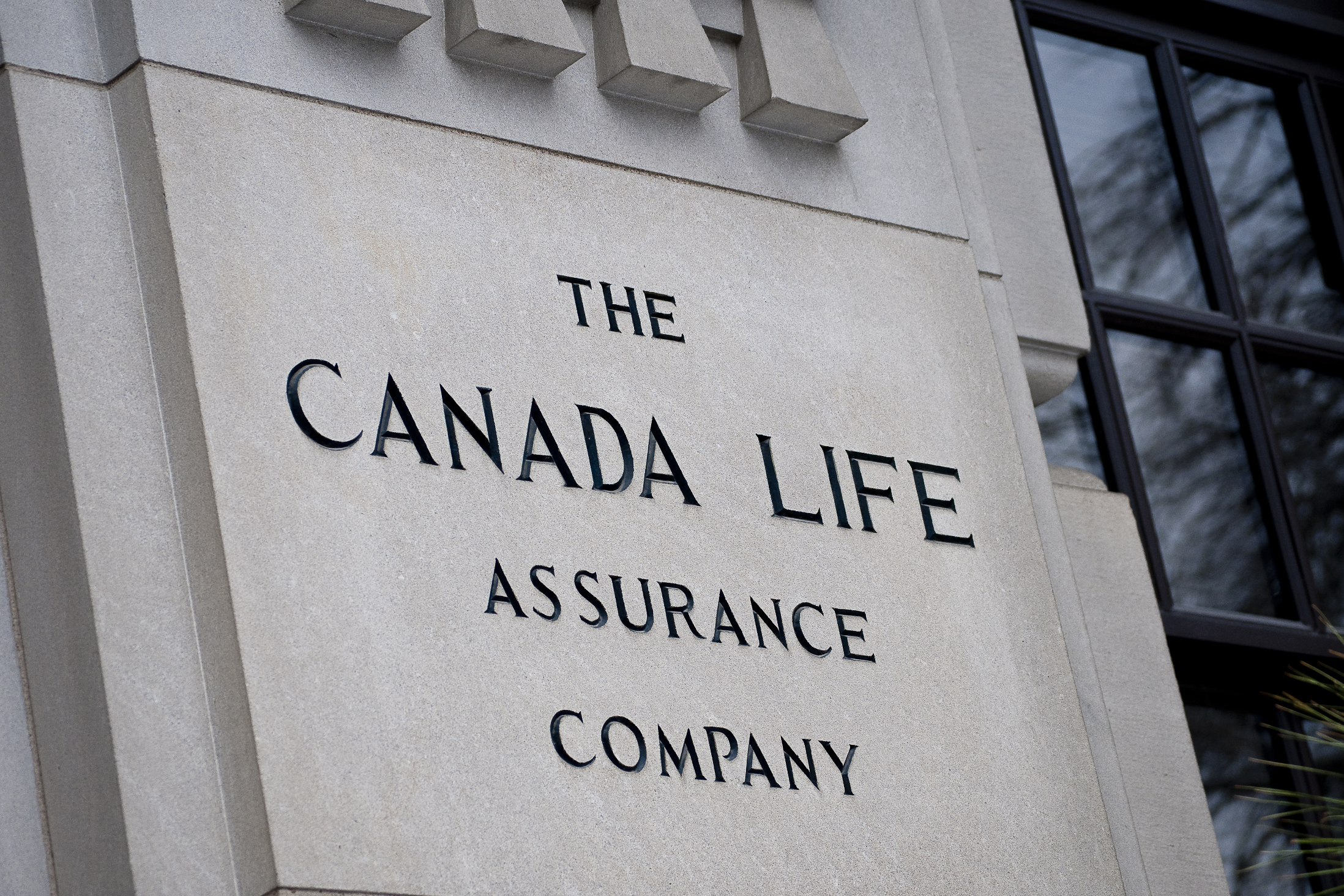 Kanadisches Canada Life-Gebäude mit der Aufschrift 'The Canada Life Assurance Company'